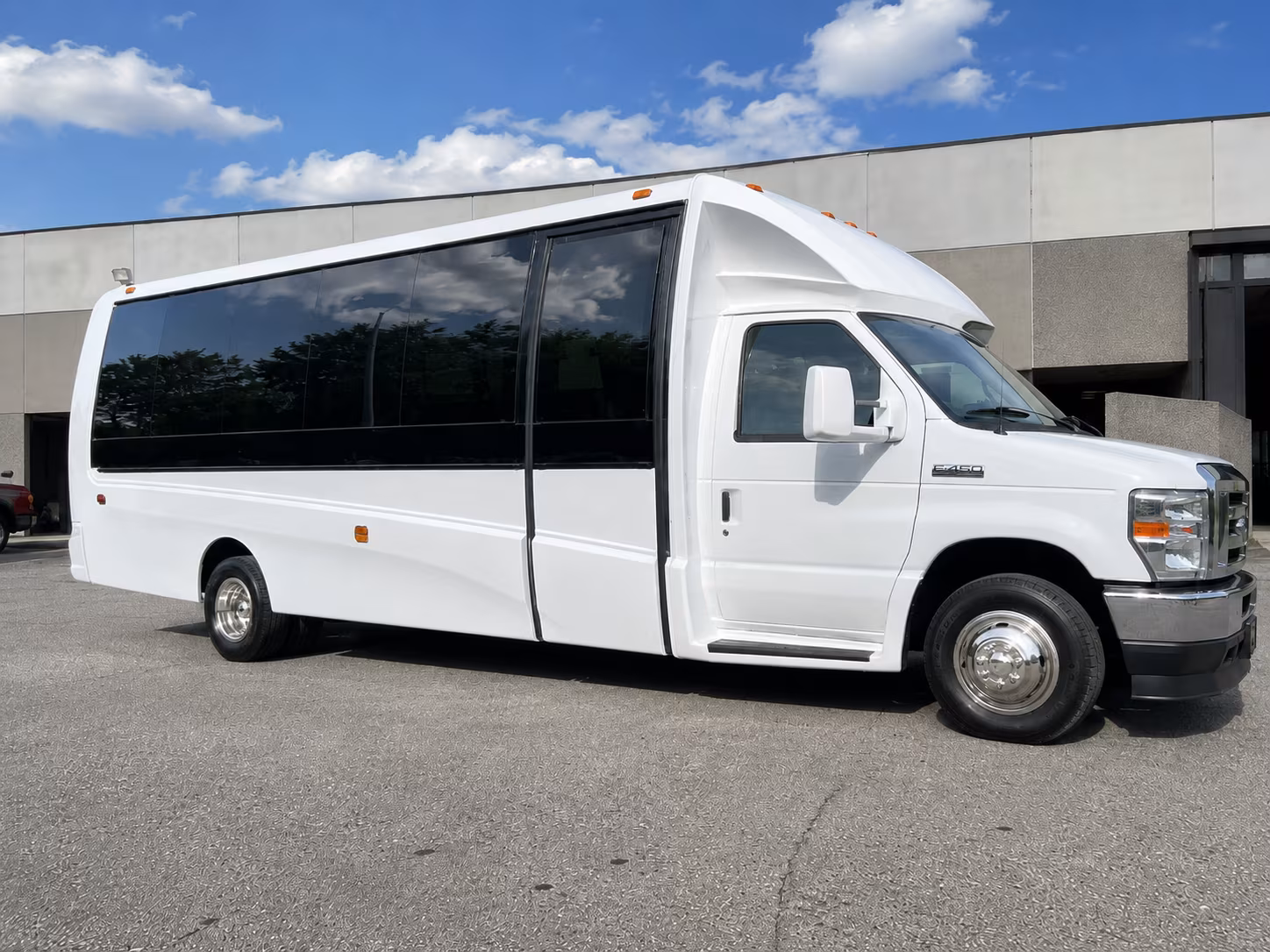 bus rentals for large concert groups and corporate music event outings